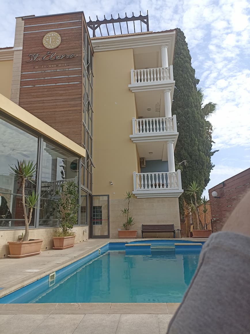 שבוע בלא נודע: כשהחופשה בלרנקה הפכה לחמ"ל ישראלי – יומן מסע מה-7 באוקטובר